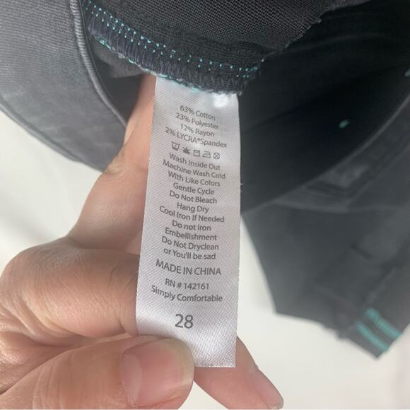 LuLaRoe women's size 28 Black Jean Shorts slimming denim Rolled Hems Bermuda - Picture 8 of 9